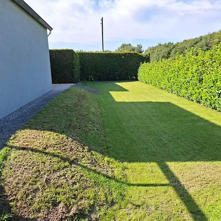Vrijstaande 4-persoons Woning Met Privé Tuin En Terras In *
