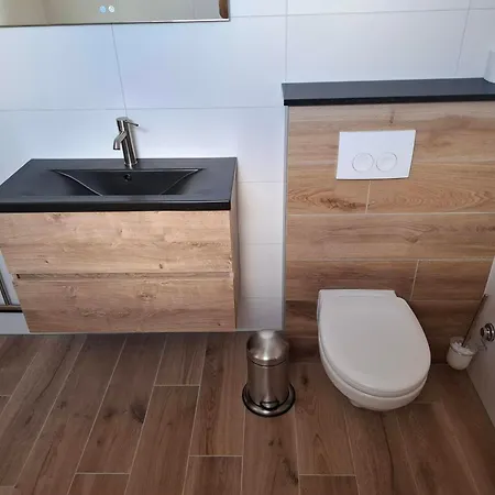 Сasa de vacaciones Vrijstaande 4-persoons Woning Met Privé Tuin En Terras In