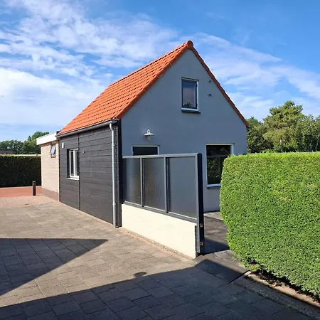 Vrijstaande 4-persoons Woning Met Privé Tuin En Terras In Сasa de vacaciones