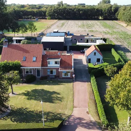 Vrijstaande 4-persoons Woning Met Privé Tuin En Terras In Сasa de vacaciones Ouddorp